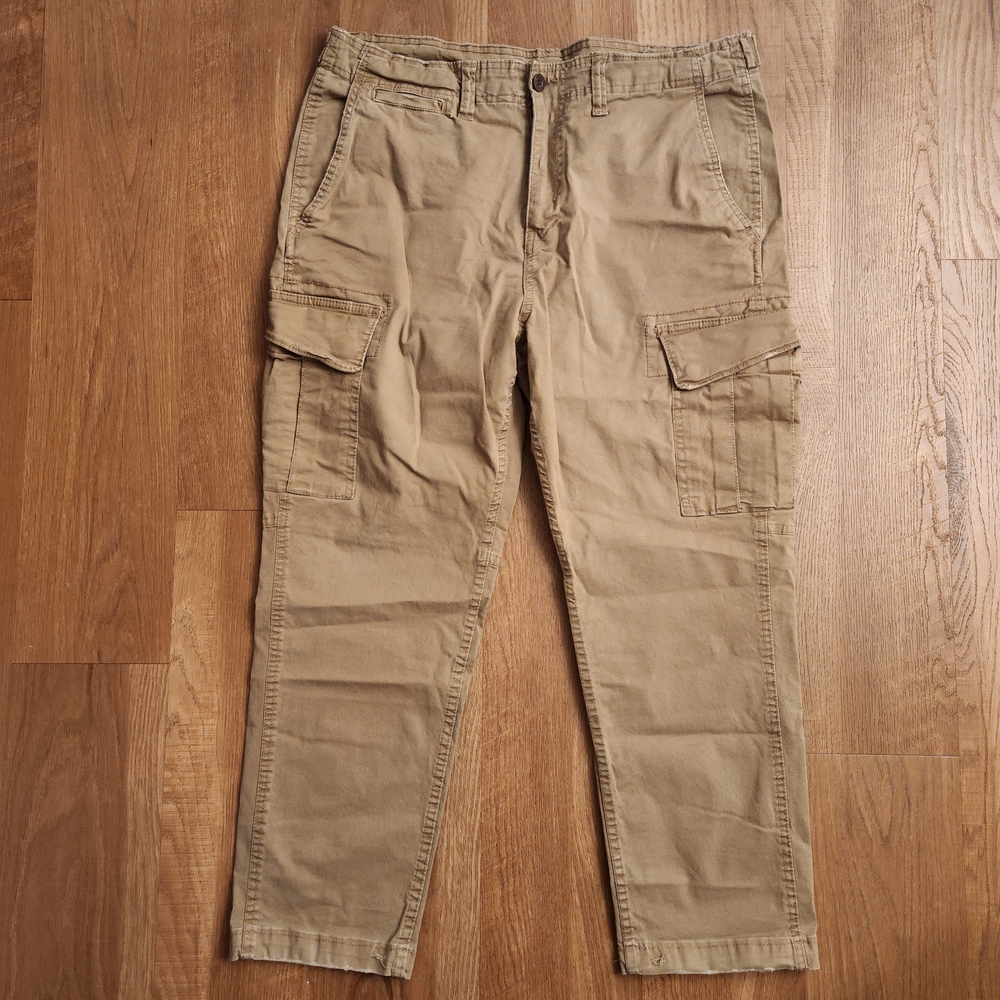 American Eagle Outfitters Khaki Flex Cargo Pants
